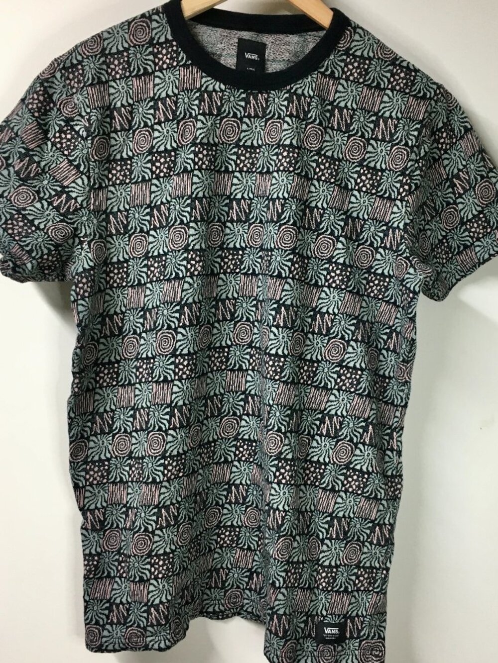 Vans Men's Short Sleeve Pink/Green/Black Patterned Cotton T Shirt Size L